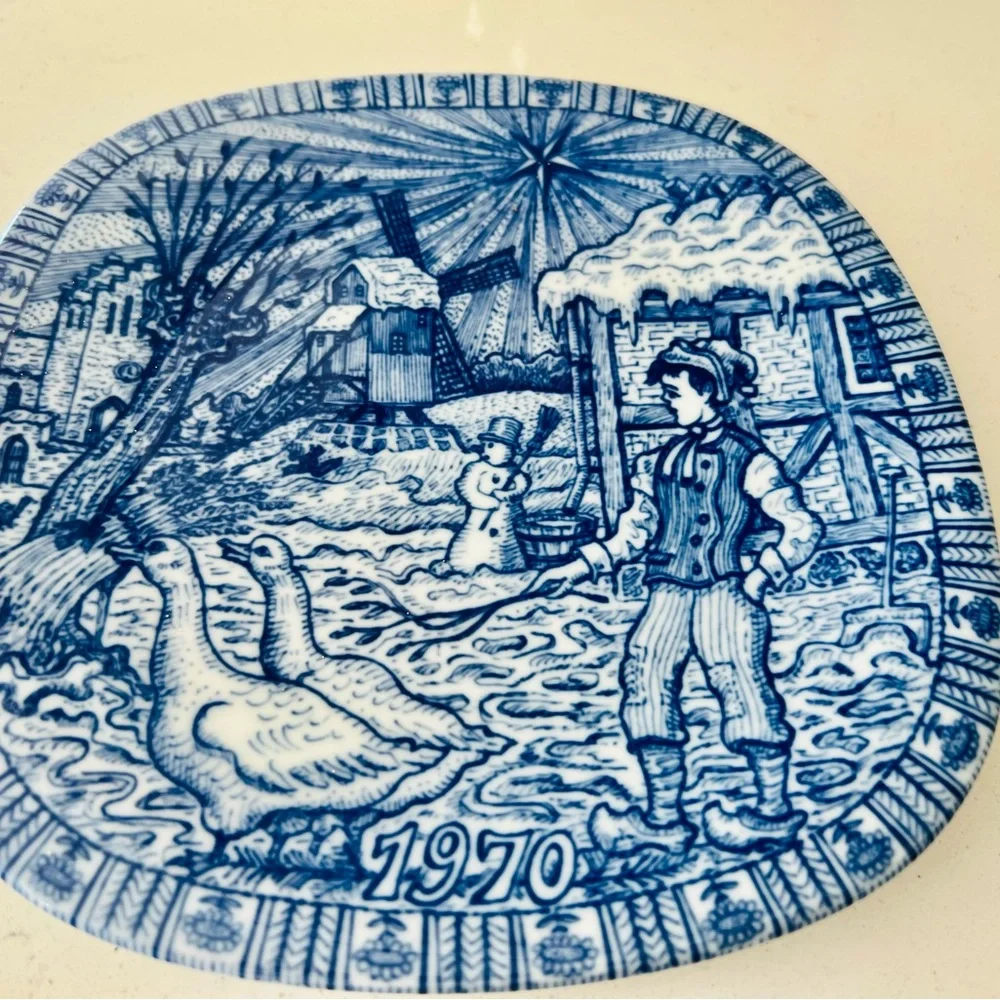 Vintage 🎄 1970 “Julen” Christmas Plate - Picture 2 of 3